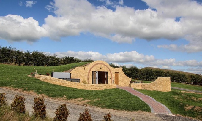 Rhayader Apartment | Burrow View