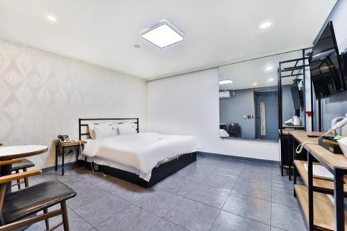 Buk-gu Hotel | Busan Deokcheon AU
