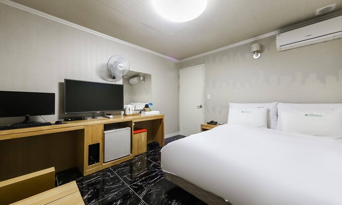 Saha Hotel | Busan Goejeong Clover