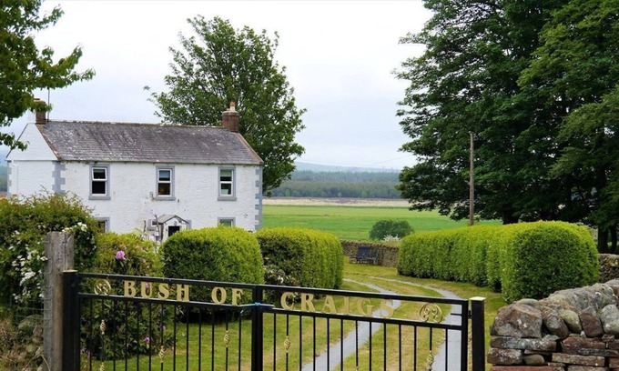 Bankend Cottage | Bush of Craigs - a house that sleeps 9 guests in 4 bedrooms