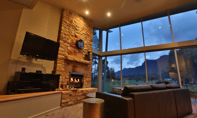 Halls Gap House | Bushland