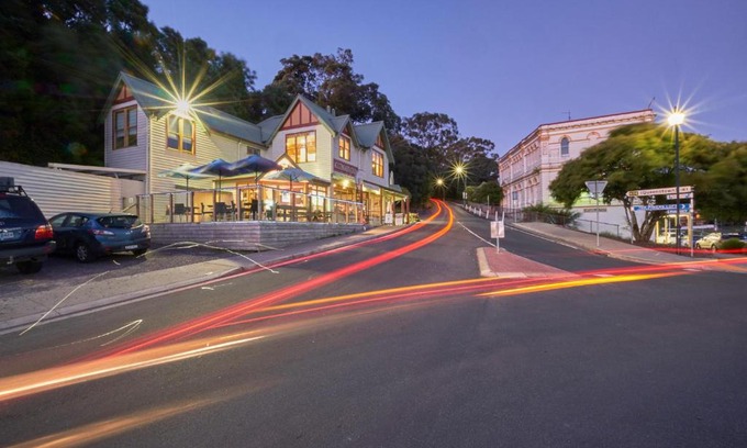 Strahan Apartment | Bushman's at Strahan