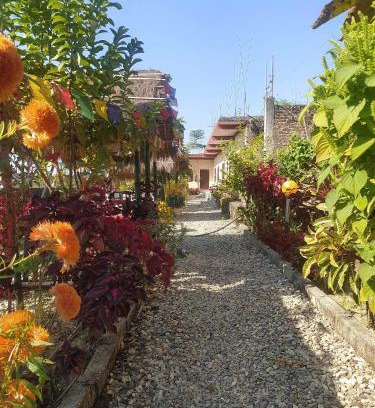 Sauraha House | Busy Bee Guest House
