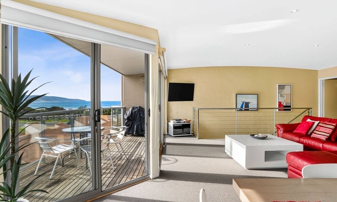 Apollo Bay Apartment | Butter Factory 8 - Location, Location With Sensational Ocean Views