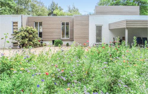 Ypres House | Butterfly