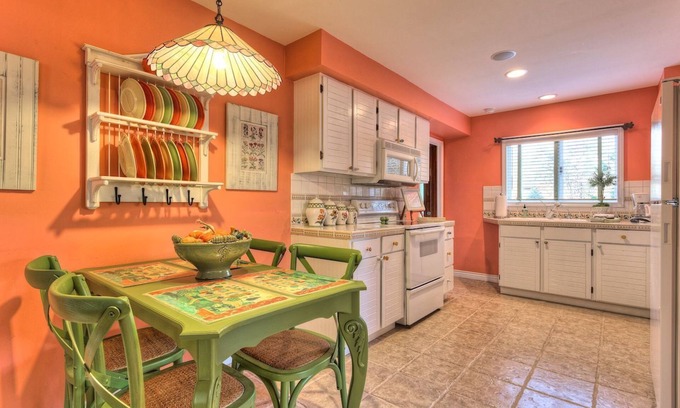 Saugatuck House | Butterfly Cottage - Unique Cottage located in Historic Downtown Saugatuck