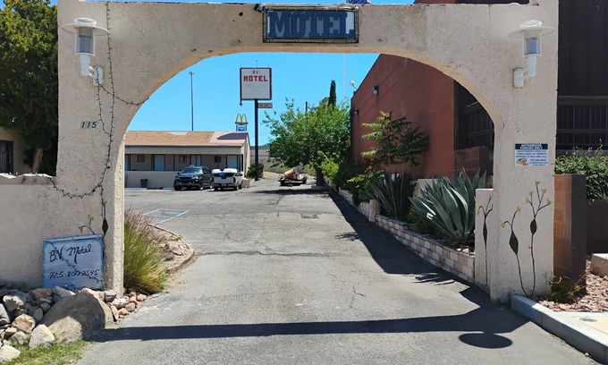 Searchlight Hotel | BV MOTEL