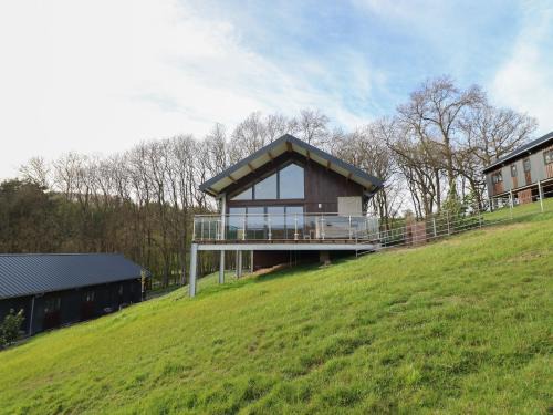 Kingswood House | Bwncath