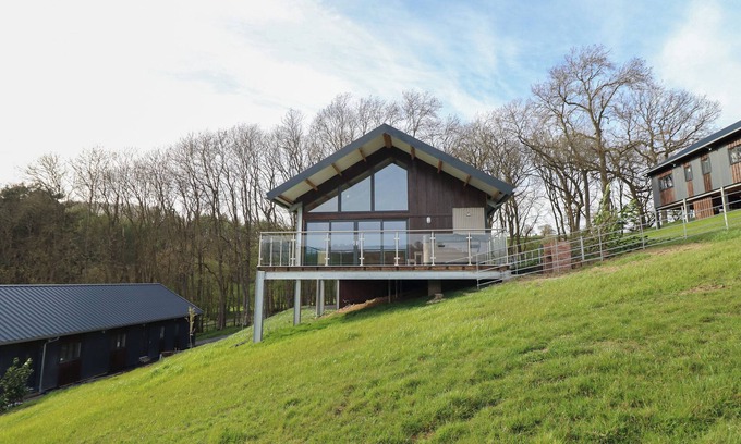 Kingswood Cottage | BWNCATH, pet friendly, character holiday cottage in Garthmyl
