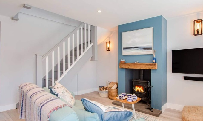 Ferryside House | Bwthyn Bach in the beautiful Ferryside