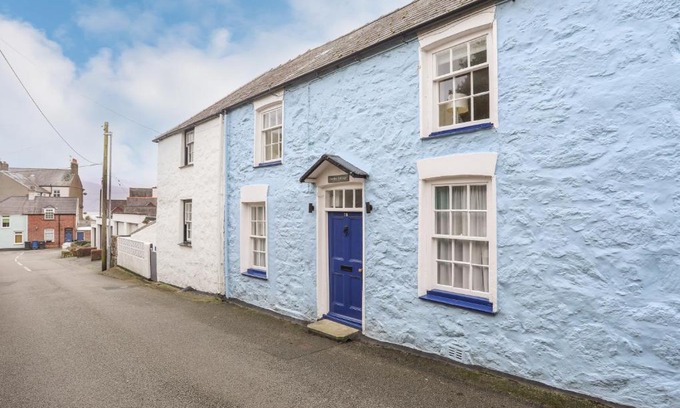Beaumaris House | Bwthyn Dwyfor