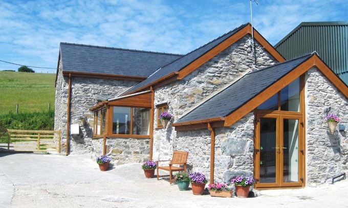 Corwen House | Bwthyn Pendre