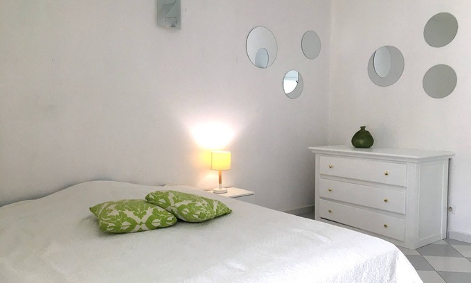 Nettle Bay Apartment | By the lagoon