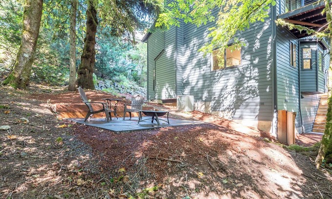 Robinwood House | By the river in the woods