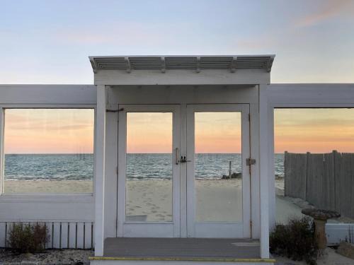 Dennis Port Bed & Breakfast | By The Sea Guests Bed & Breakfast and Suites