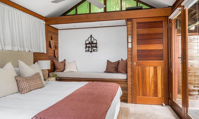 Belongil House | Byron Blisshouse Studio - coastal couples retreat