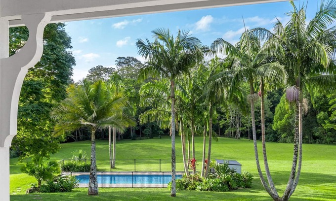Coopers Shoot Villa | Byron Creek Estate - An Exquisite Retreat Nestled in the Heart of Coopers Shoot's Scenic Countryside