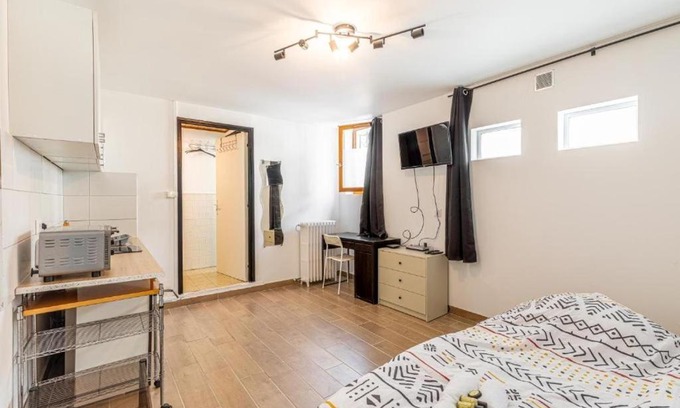 Aulnay-sous-Bois Apartment | Cénoslocs Aulnay - Studio atypique proche de l'aéroport CDG