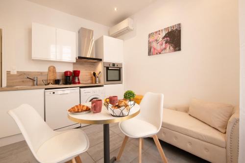 Le Suquet Apartment | cœur historique de cannes entre palais et mer