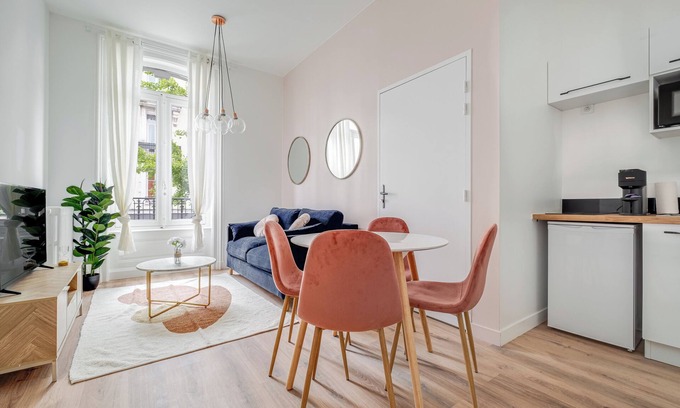 Saint-Etienne Apartment | C&C Blush Magnificent new "Blush" apartment