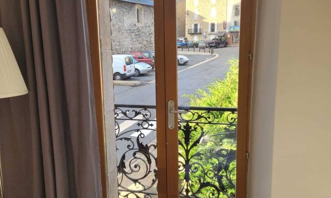 Formigueres House | C'est dans notre Cocoon face au coeur du Village de formiguere.