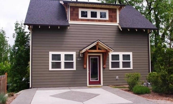 Hood River House | 'C' Street Retreat in the Heights License #410