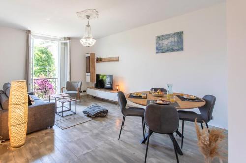 California - Pezou Apartment | C10 - 3P 10 min Palais Festivals & Sea - AC & Parking