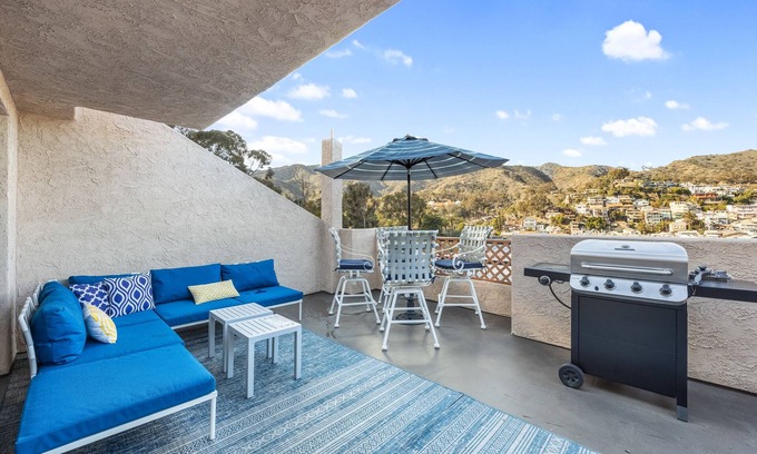 Avalon Condo | C58 - Beautiful 1B Condo w/OCEAN VIEW, POOL & BBQ
