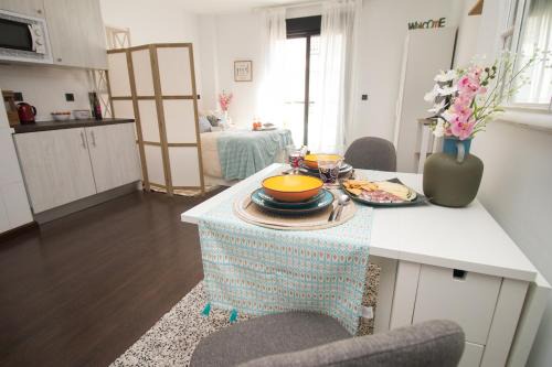 San Felipe Neri Apartment | C80 - Rustic Chic Studio Downtown