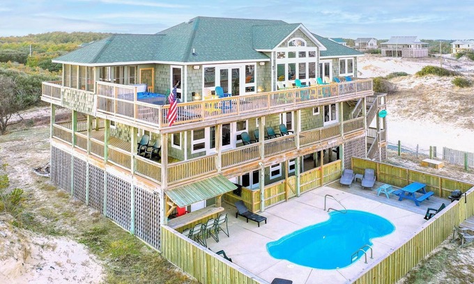 Carova Beach House | C9038 Time Fades Away. Wild Horses, 4X4 Area, Pool, Hot Tub! Winter Weeks Now