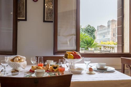 Cannaregio Apartment | Ca' dei Cuori on the Grand Canal
