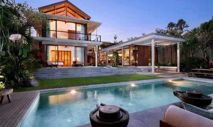 Batu Bolong Villa | CA7002-Japanese Contemporery 7Bdrm Near Pererenan