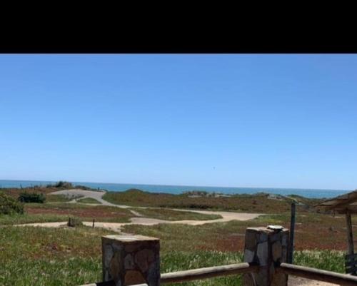 Pichilemu House | Cabaña a metros de la ola Punta de Lobos