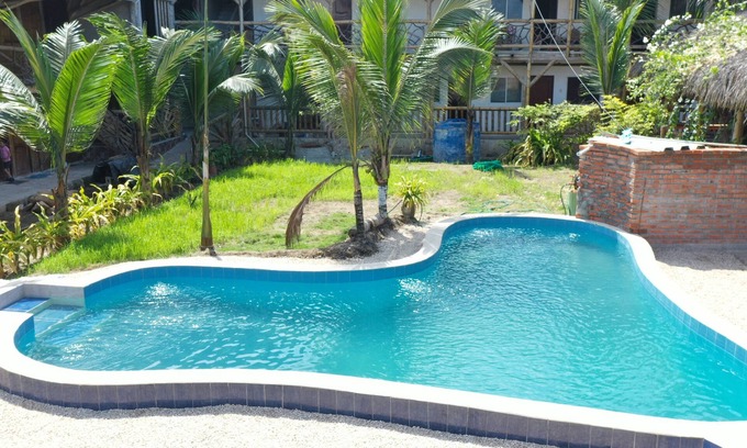 Manglaralto House | Cabañas Frente a la Playa a 5 Minutos de Montañita