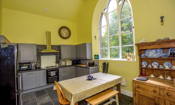 Dolgellau Hostel | Caban Cadair Idris Bunkhouse