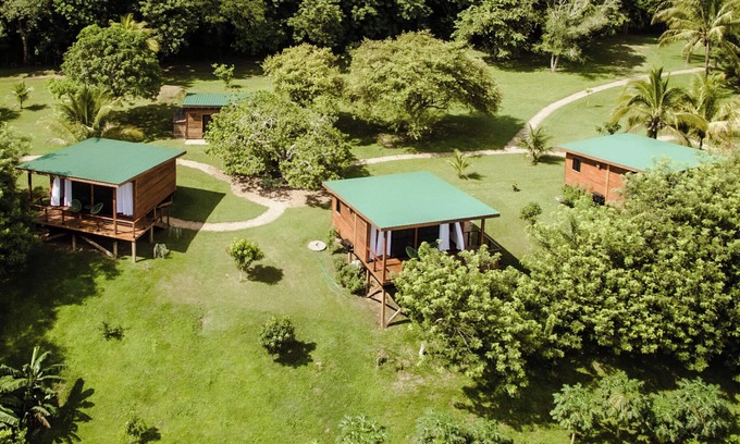 San Ignacio Cabin | Cabana 2 -Modern amenities cabin, on the banks of the Belize River
