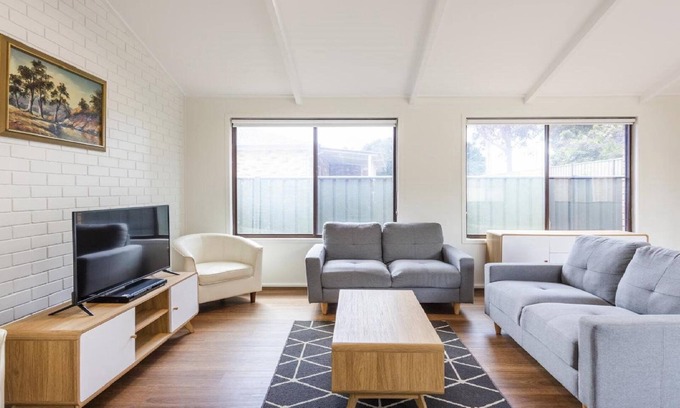 Yamba House | Cabana Feliz Yamba, Pet Friendly Cottage