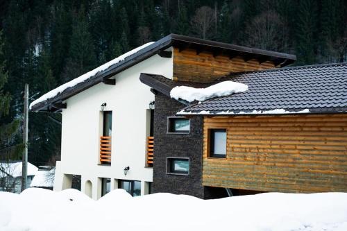 Borsa House | Cabana Flo