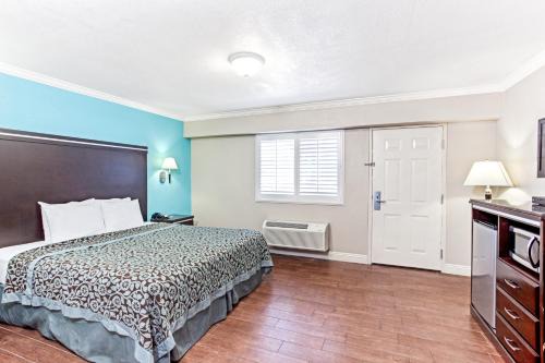 Eastside Hotel | Cabana Inn & Suites