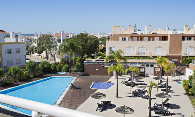 Conceicao e Cabanas de Tavira Apartment | Cabanas Gardens, 6px, terrace and barbecue