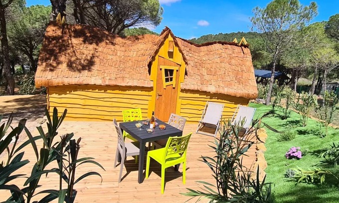 Bizanet Cabin | Cabane Enchantée 2 to 4 persons - 2 pers. included in the price