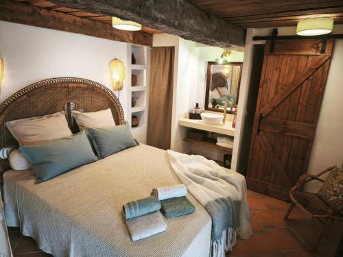 Le Luc House | Cabanon provençal, piscine et jacuzzi partagés