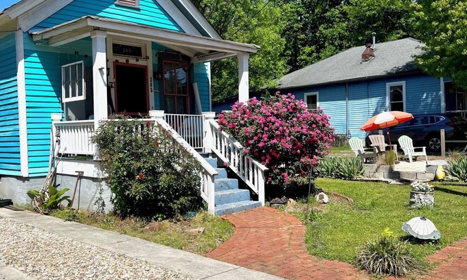 East Side House | Cabbagetown Charmer, Walk to so much in Atlanta