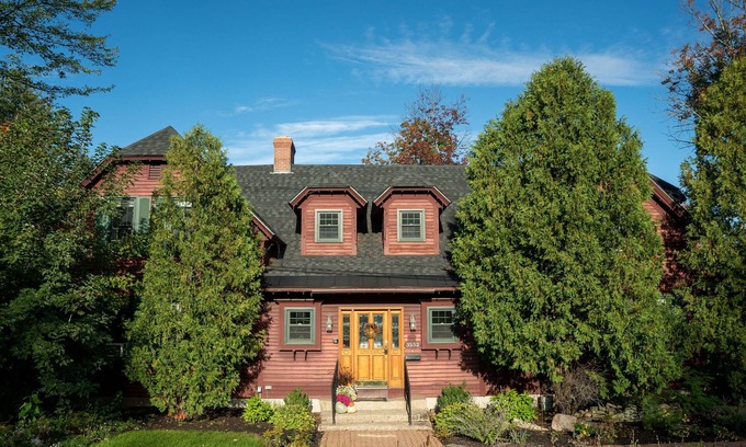 North Conway House | Cabernet Inn, Hot Tub, Views, Fireplace, Great Location