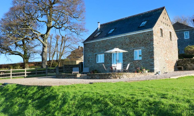 Saltash Cottage | Cabin ∙ 1 bedroom ∙ 2 guests