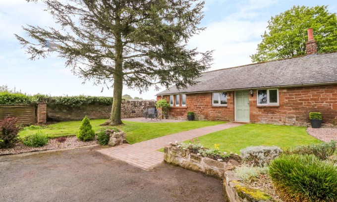 Wing Cottage | Cabin ∙ 1 bedroom ∙ 4 guests