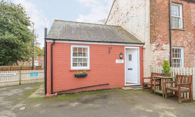 Burgh le Marsh Cottage | Cabin ∙ 1 bedroom ∙ 2 guests