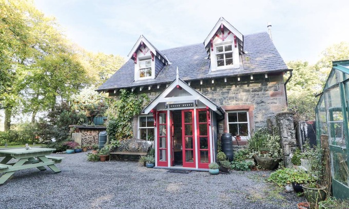 Newton Stewart Cottage | Cabin ∙ 1 bedroom ∙ 2 guests