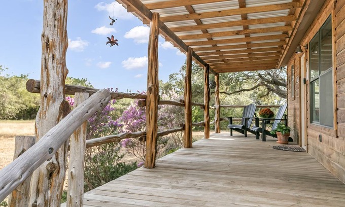 Fredericksburg Cabin | Cabin ∙ 1 bedroom ∙ 2 guests