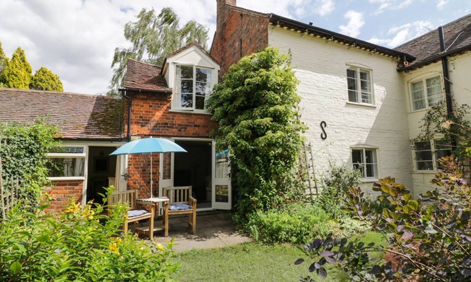 Pershore Cottage | Cabin ∙ 1 bedroom ∙ 2 guests